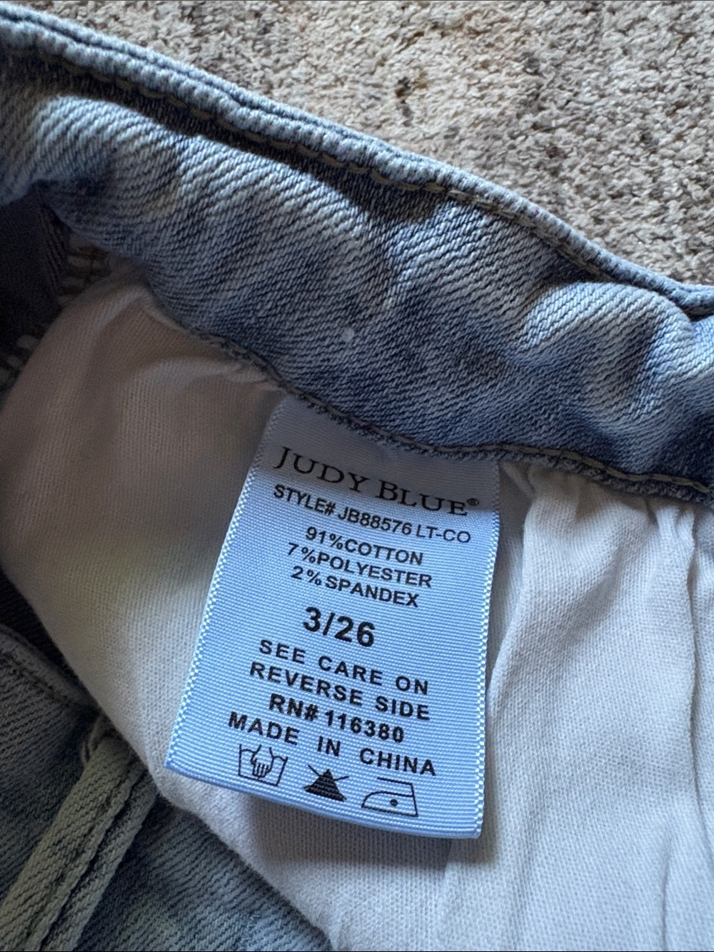 Judy Blue Light Wash straight Leg Jeans - size 3/26  - straight fit - Picture 4 of 7